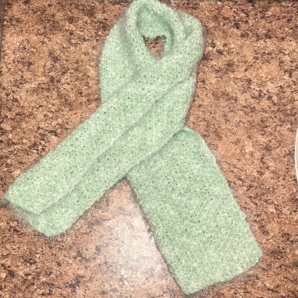 Hand Knit Scarf Mini - Picture 2 of 3